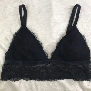 Victoria’s Secret lace velvet bralette black Large
